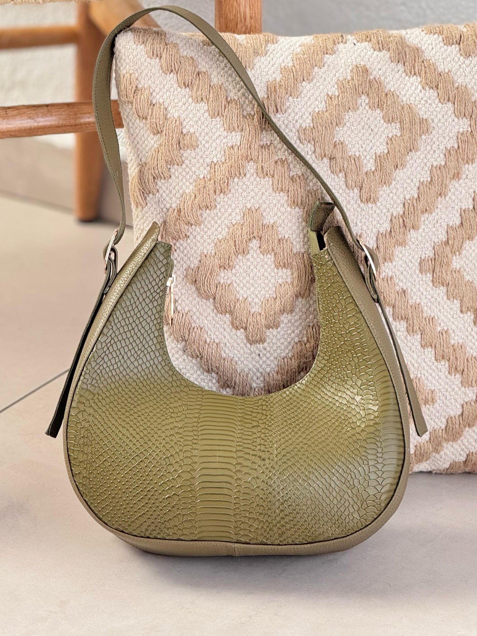 Bolso Daisy vinotinto vista frontal