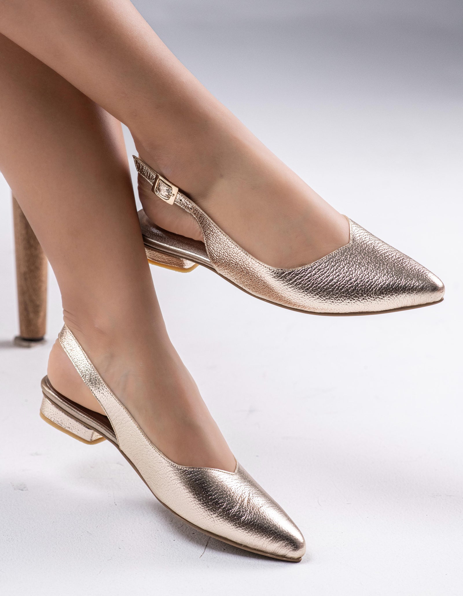 Mules Girasol color Negro, vista superior con detalle de la horma.