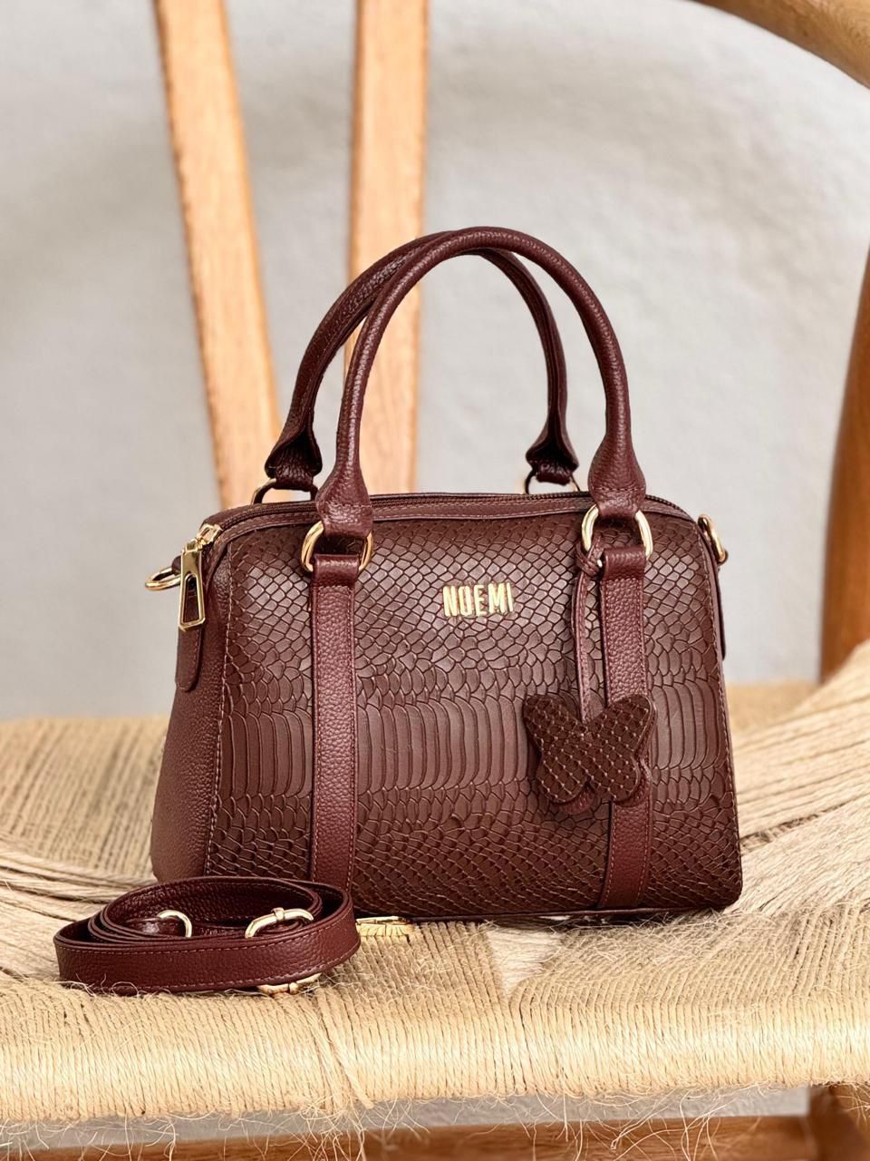 Bolso Lucy avellana vista frontal detallada
